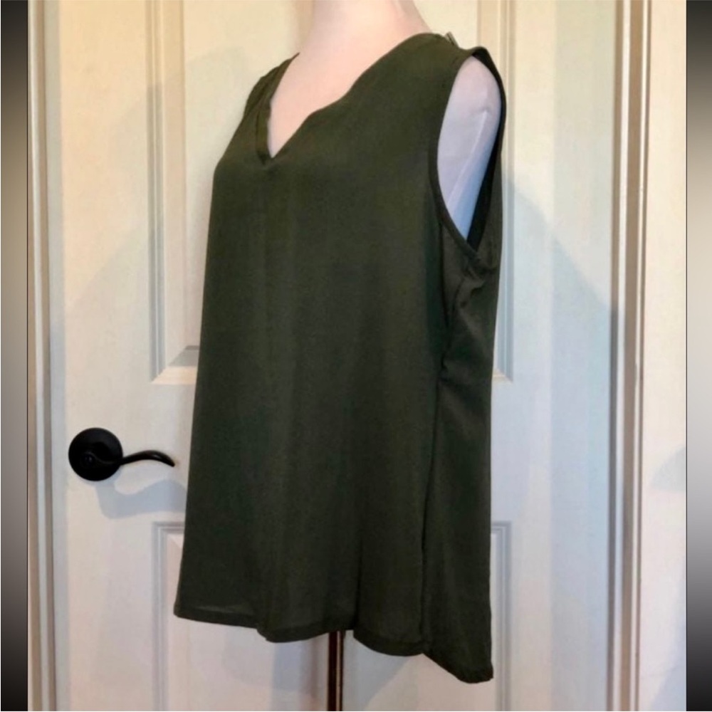 🩵New Directions Dark Green Sleeveless Tank Top
